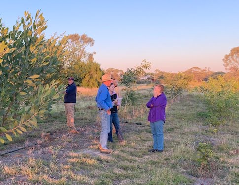 John & Ann-Marie Cowan chat to researchers at Peronne Station